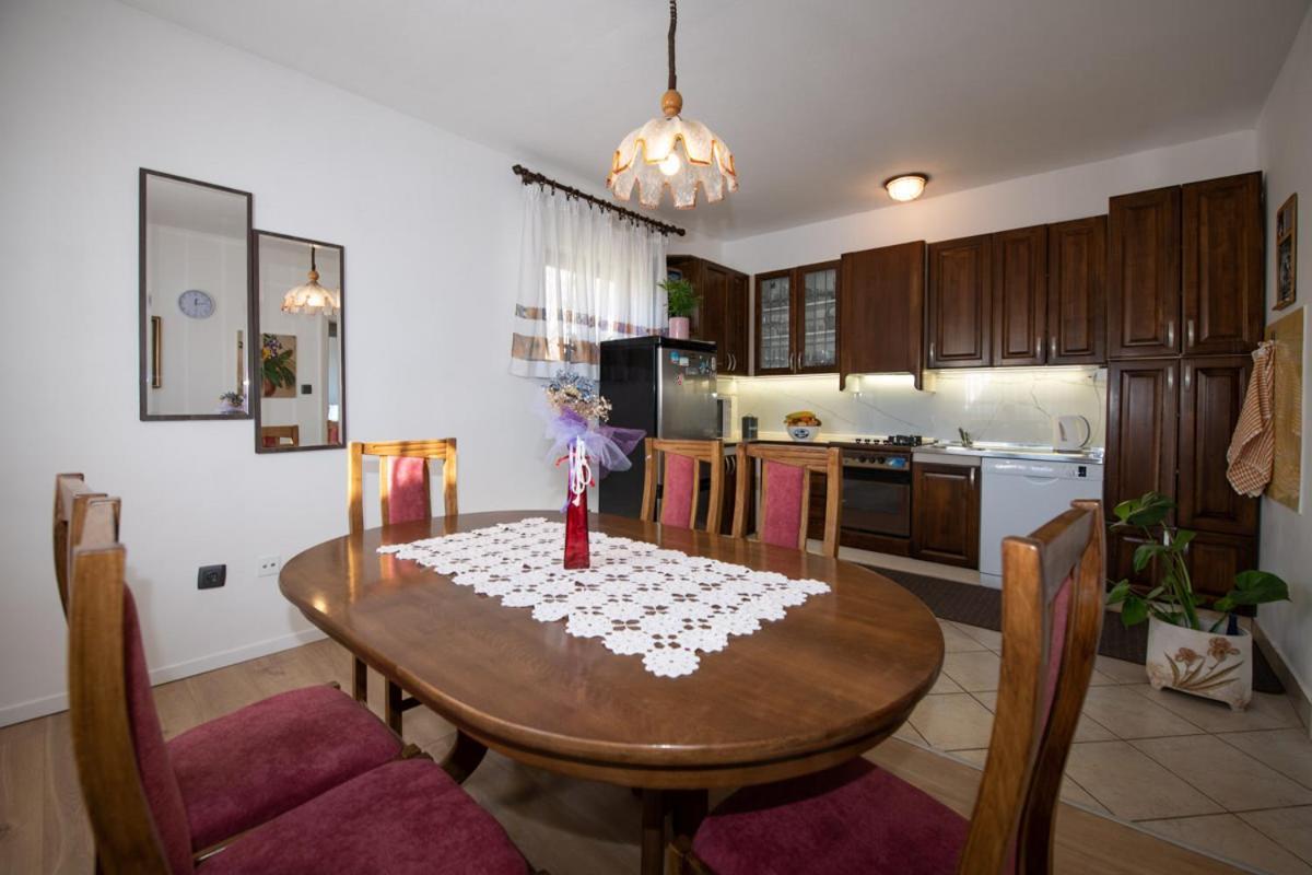 Apartman Elvis Lovran Bagian luar foto