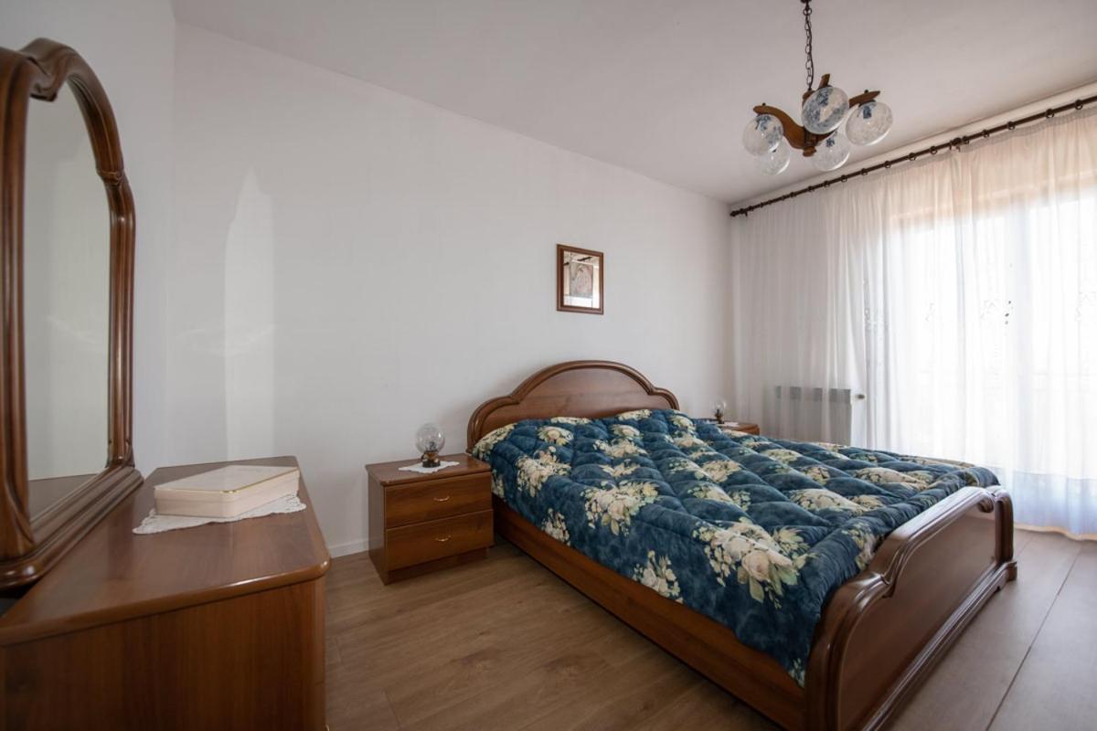 Apartman Elvis Lovran Bagian luar foto