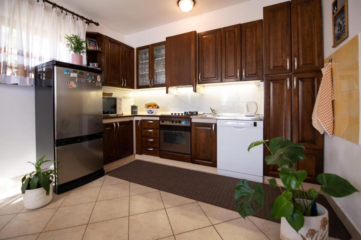 Apartman Elvis Lovran Bagian luar foto