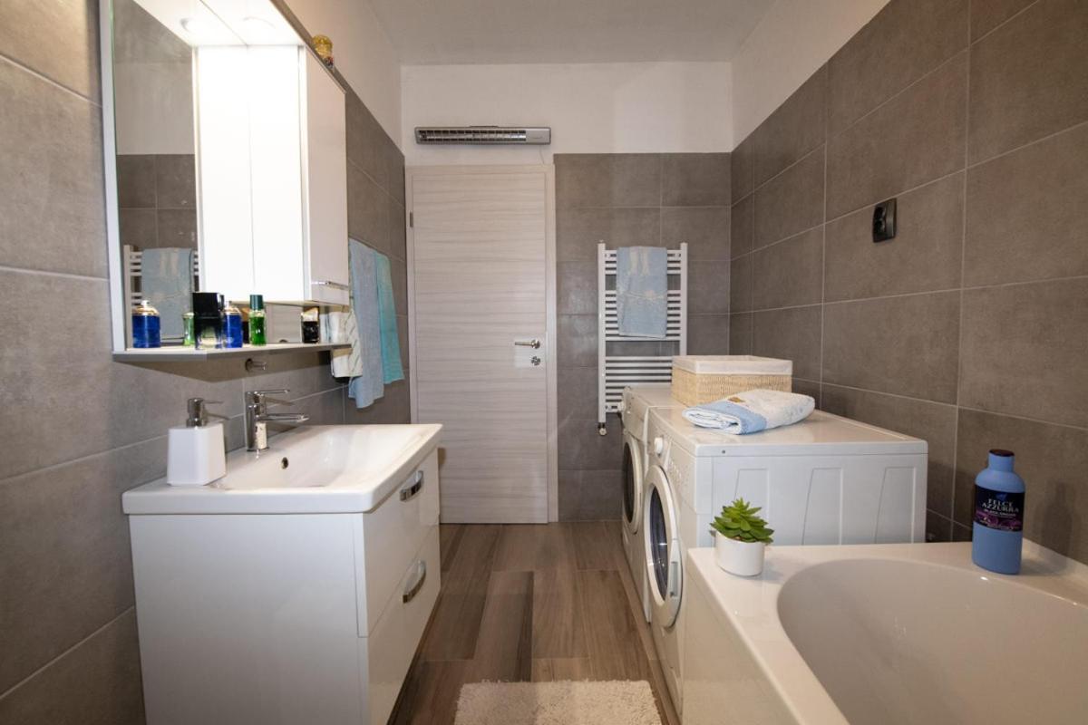 Apartman Elvis Lovran Bagian luar foto