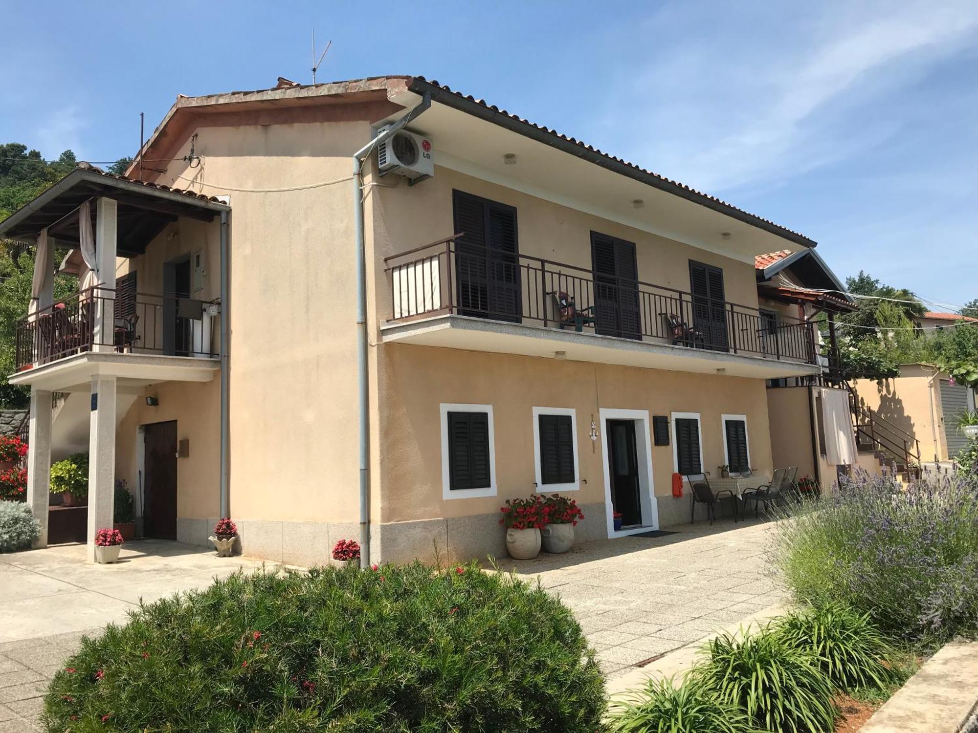 Apartman Elvis Lovran Bagian luar foto